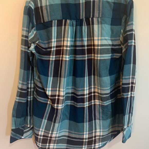 3/20$ Lee Lg plaid button down shirt. - Picture 2 of 5